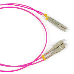 Коммутационный шнур оптический Hyperline, Duplex LC/SC, OM4 50/125, LSZH, 5м, d 2мм, бежевый хвостовик, цвет: фиолетовый