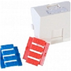 Лицевая панель розеточная AMP, 1х универсальный, 22,5x45, 22,5x45, скошенная, шторки, цвет: белый